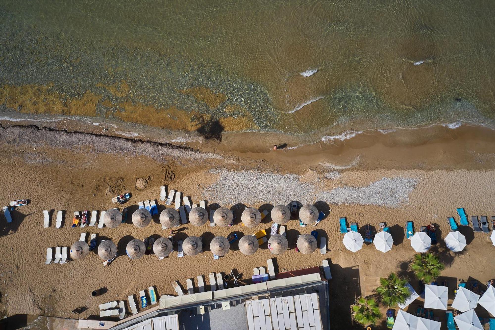 Luxury Suites In Stavromenos Exterior photo