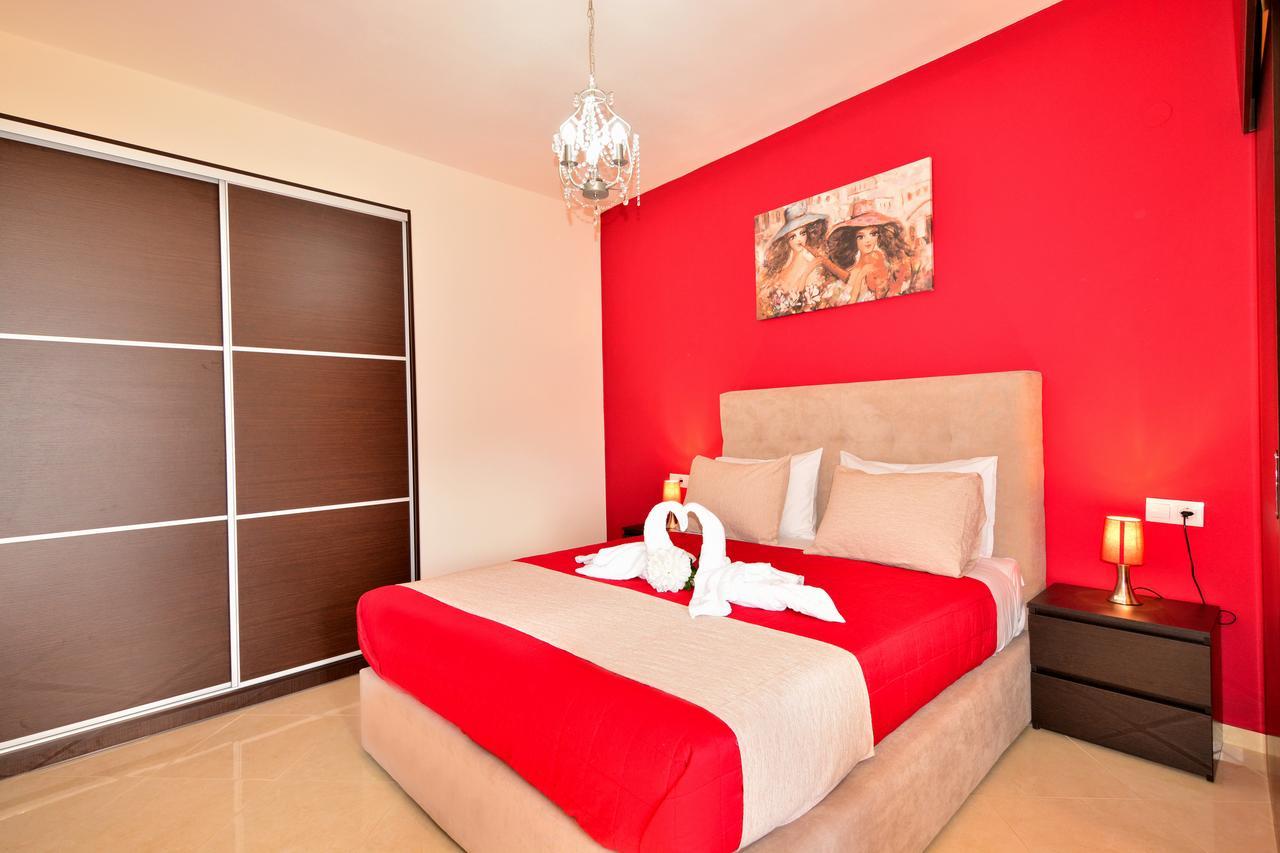 Luxury Suites In Stavromenos Exterior photo